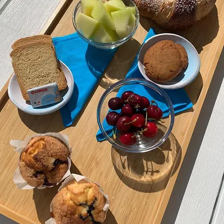 לינה וארוחת בוקר Lulia 3*